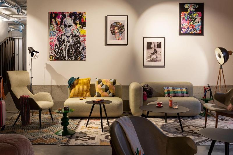 Moxy Outletcity Metzingen - Bar