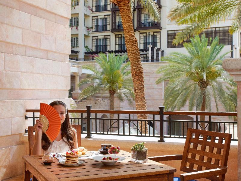 Movenpick Resort & Residences Aqaba - Bar