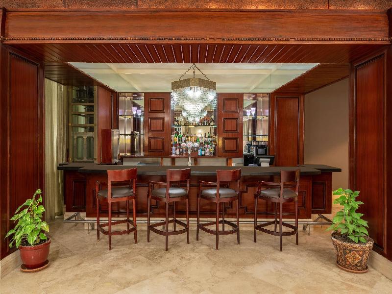 Movenpick Resort & Residences Aqaba - Bar