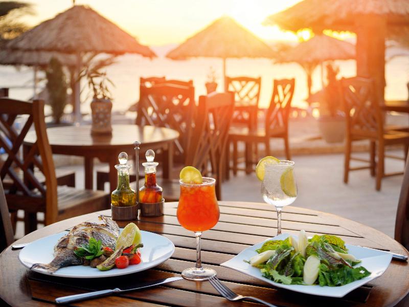 Movenpick Resort & Residences Aqaba - Bar