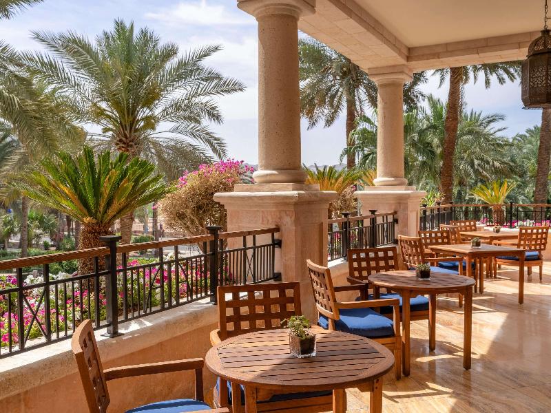 Movenpick Resort & Residences Aqaba - Bar