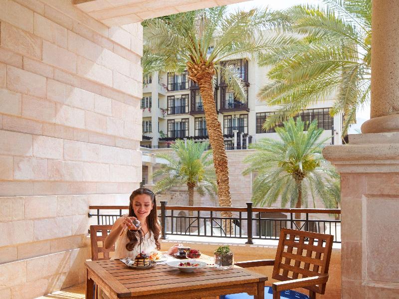 Movenpick Resort & Residences Aqaba - Bar