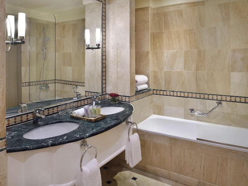 Movenpick Resort & Spa Dead Sea - Oda