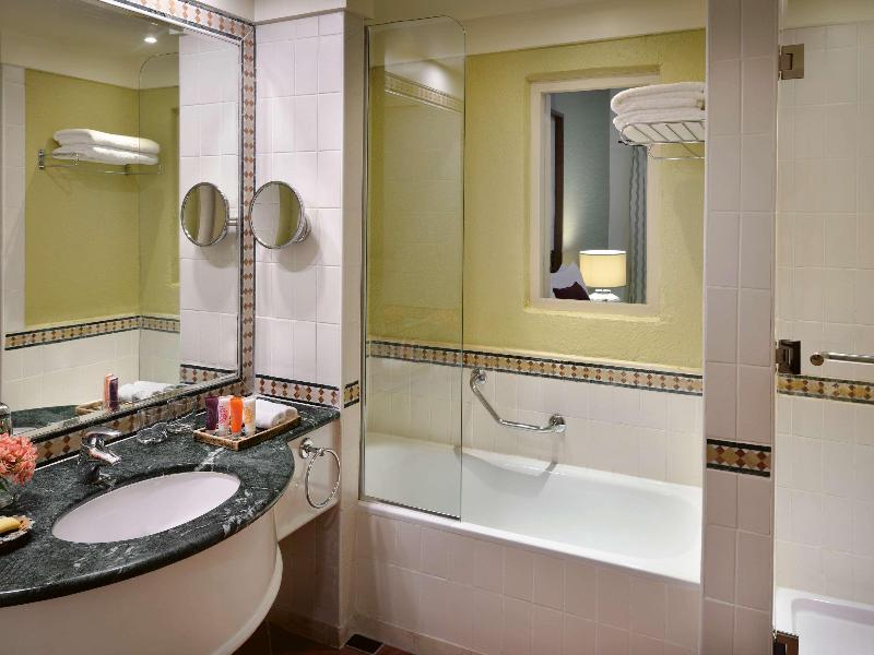 Movenpick Resort & Spa Dead Sea - Oda