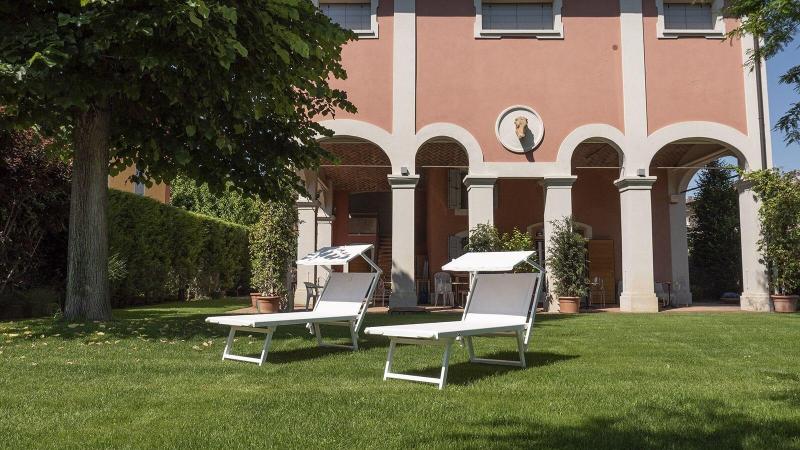 Villa Matildis - Genel