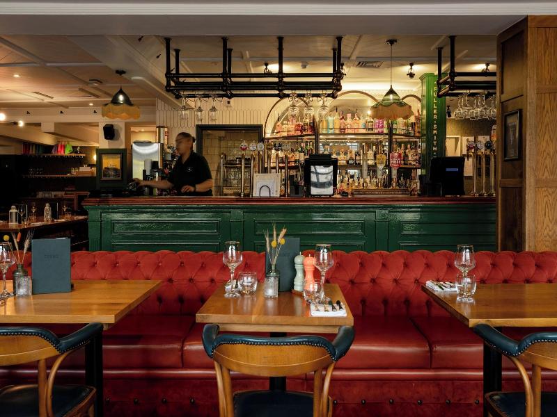 The White Star Tavern - Bar