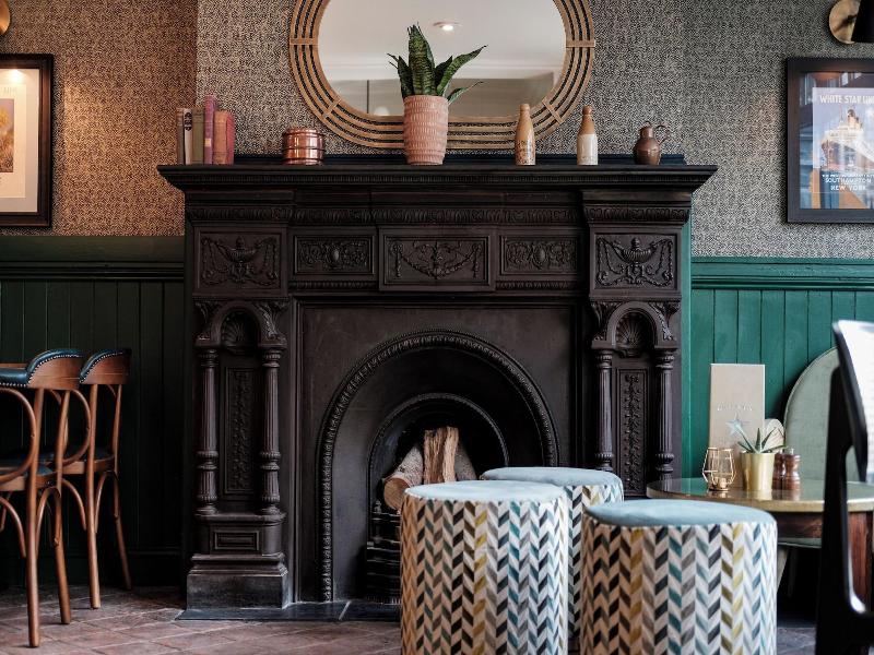 The White Star Tavern - Bar