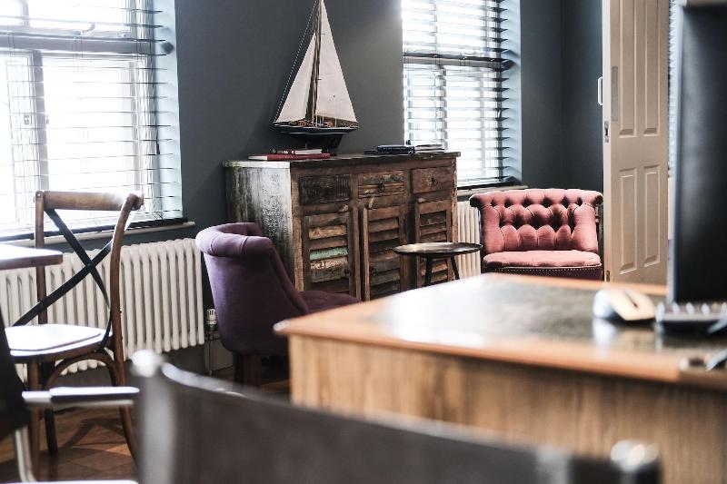 The White Star Tavern - Lobi
