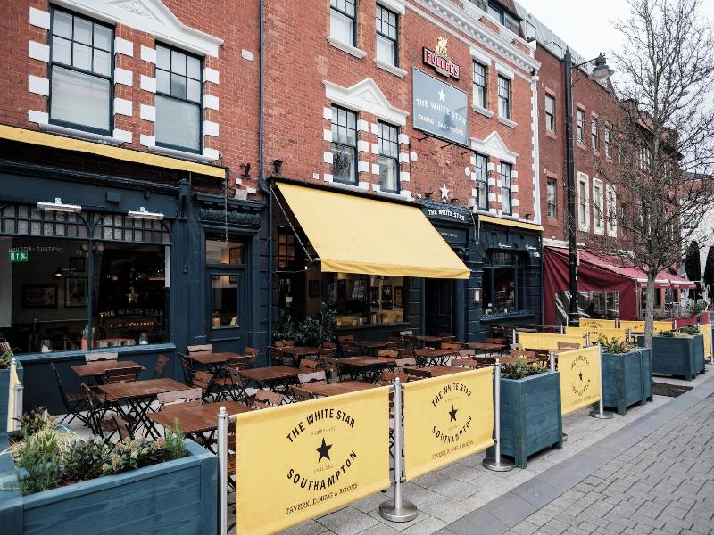 The White Star Tavern - Genel