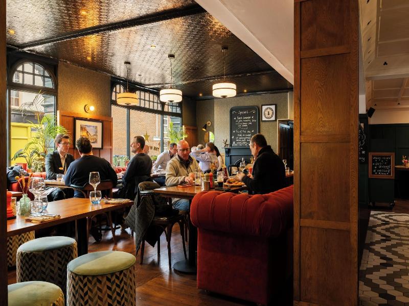 The White Star Tavern - Restoran