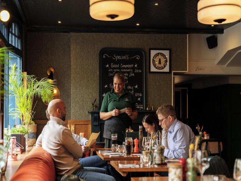 The White Star Tavern - Restoran