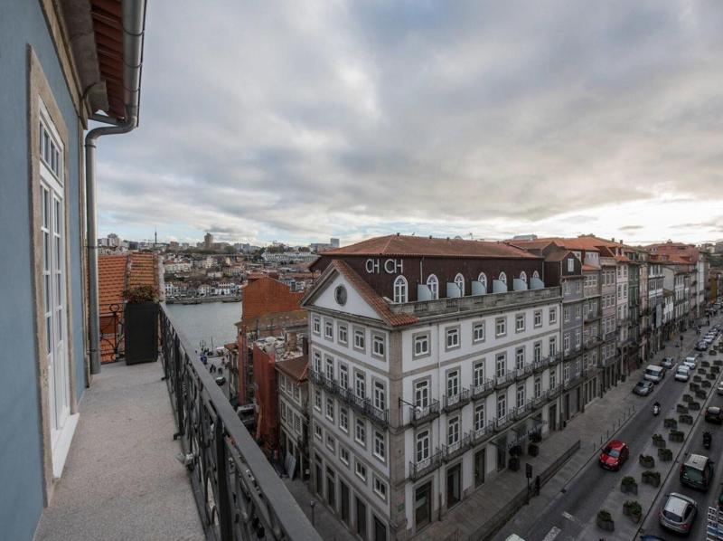 Apartamentos The Arc Carra S - Oda