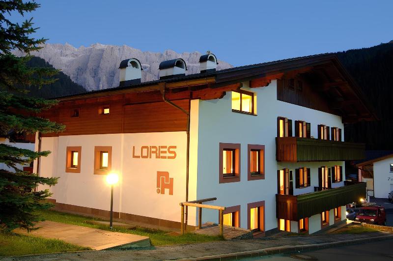 Apartments Lores - Genel