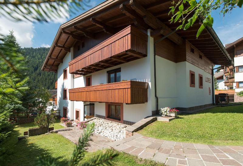 Apartments Lores - Genel