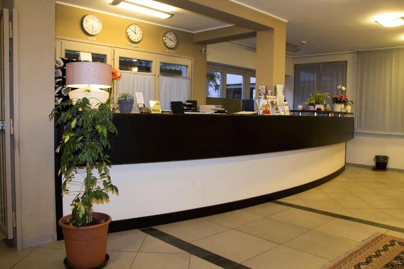 Hotel Parini - Lobi