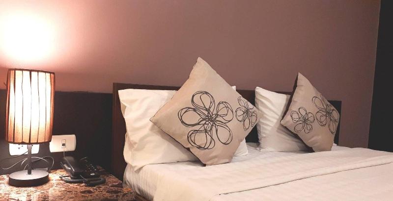 Leelawadee Modern Resort Huaykwang - Oda