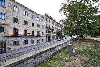 Ines Luna Suites