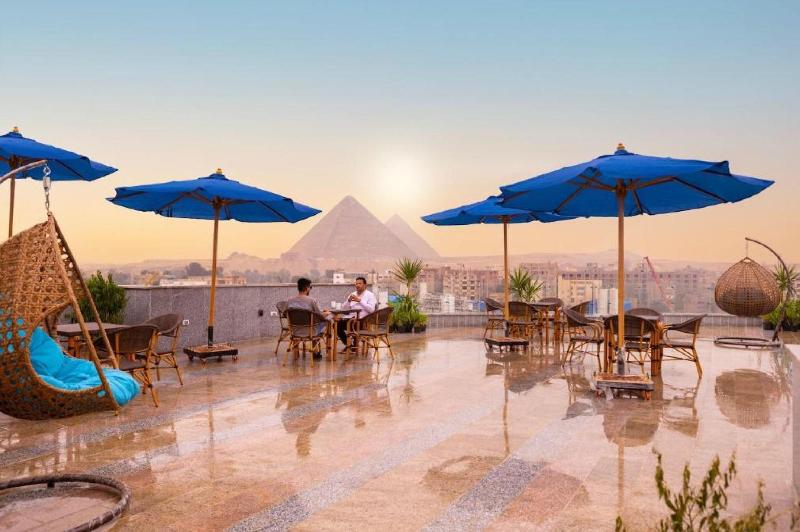 Blue Pyramids Eyes Hotel - Teras