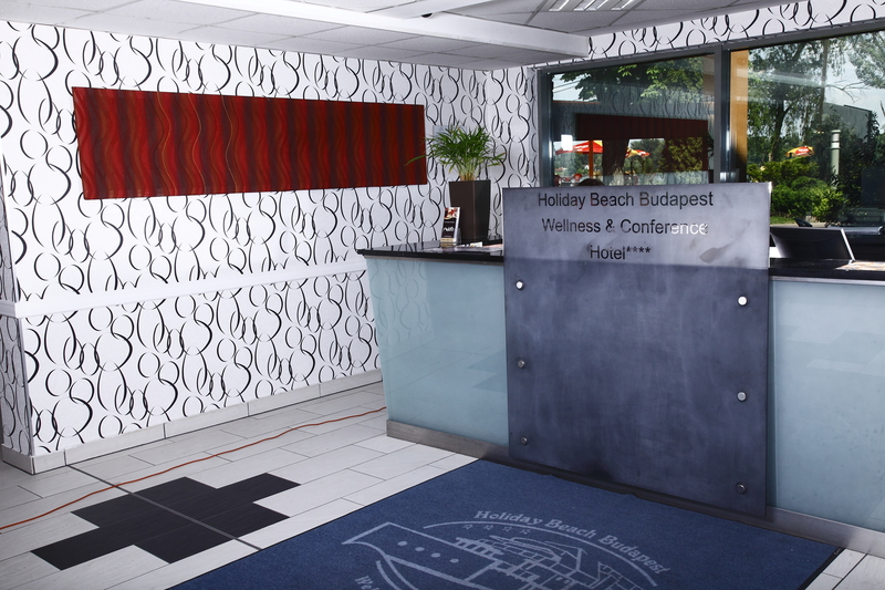 Holiday Beach Wellness Hotel with Sauna Park - Lobi