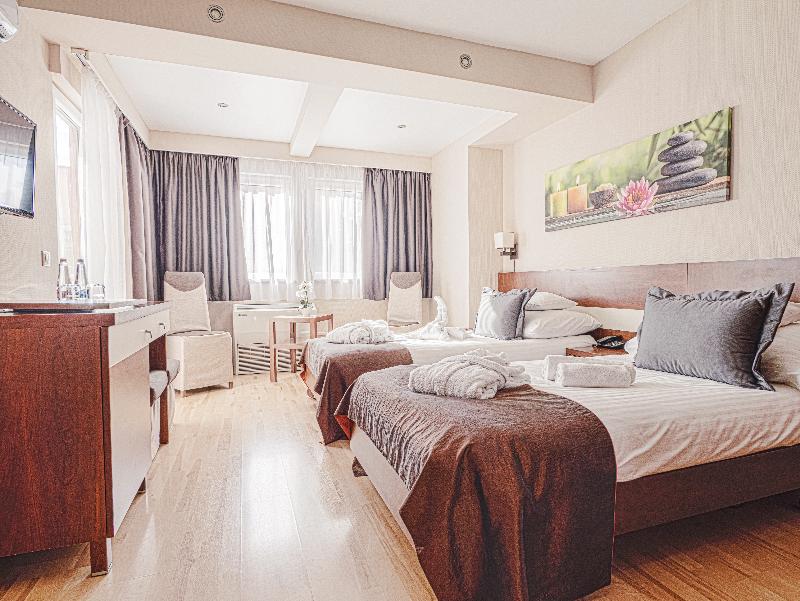 Holiday Beach Wellness Hotel with Sauna Park - Oda