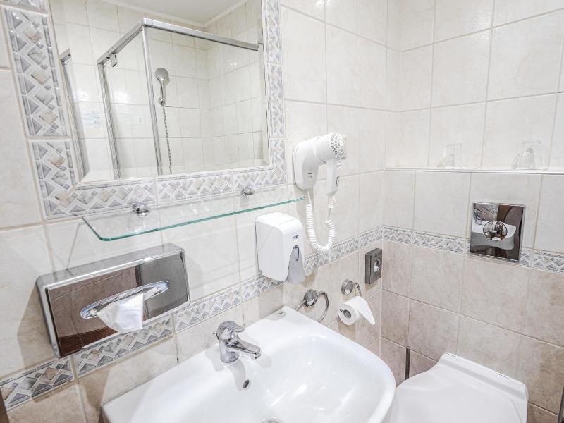 Holiday Beach Wellness Hotel with Sauna Park - Oda