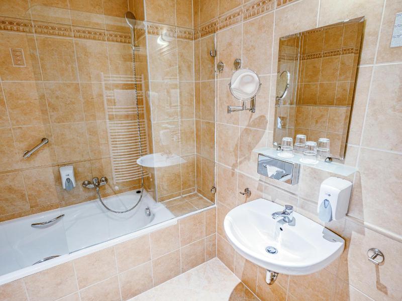 Holiday Beach Wellness Hotel with Sauna Park - Oda