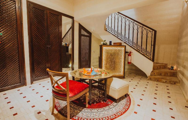 Riad El Hara - Aktivite