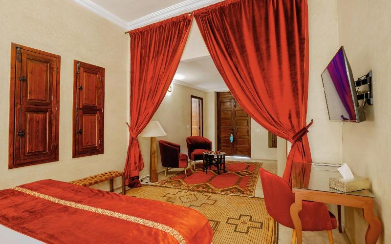 Riad El Hara - Oda
