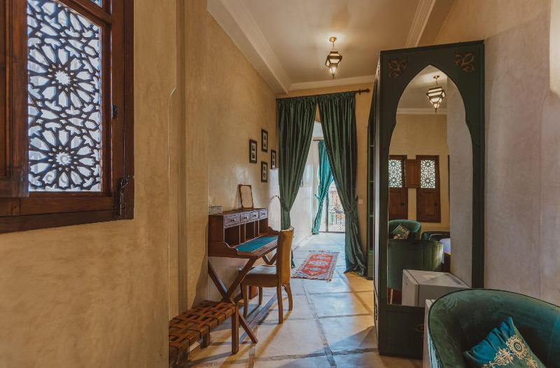 Riad El Hara - Oda