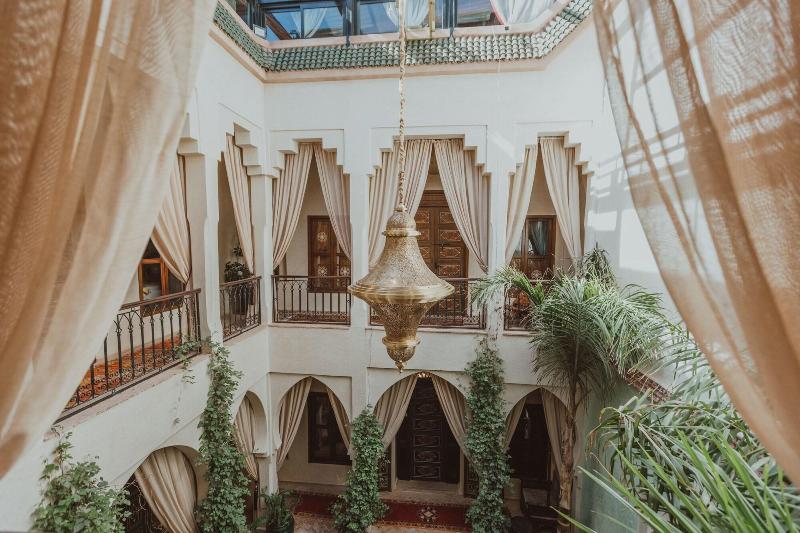 Riad El Hara - Oda
