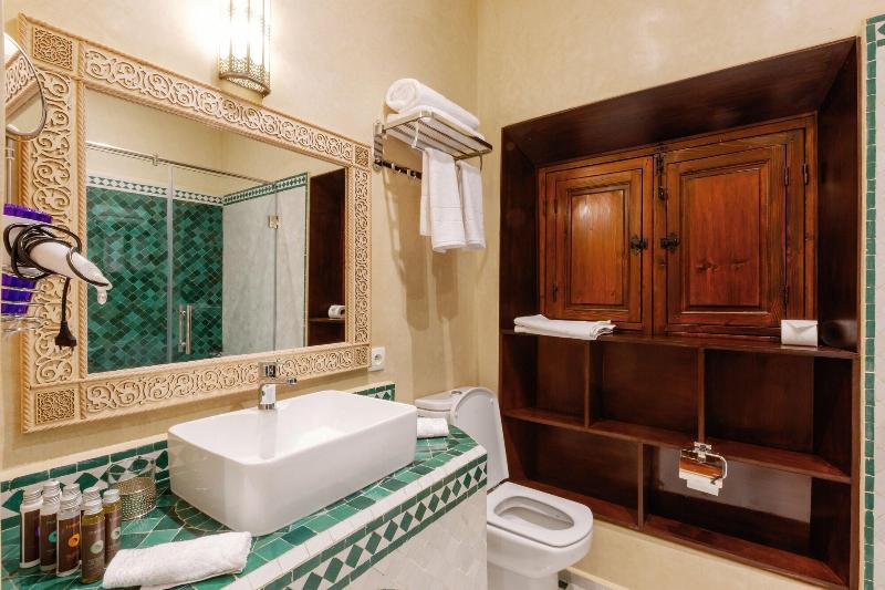 Riad El Hara - Oda
