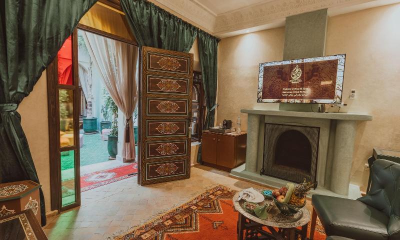 Riad El Hara - Oda