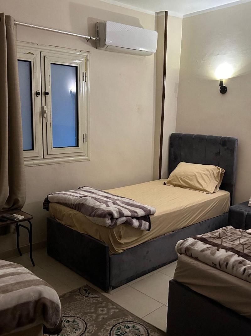 Pyramids Road Guest House - Oda