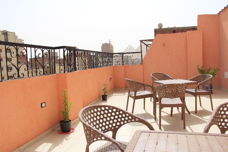 Pyramids Road Guest House - Restoran
