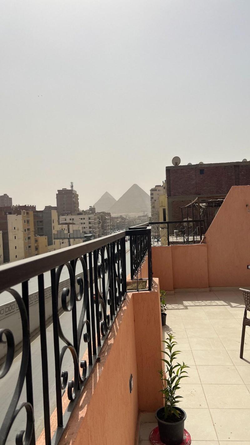 Pyramids Road Guest House - Teras