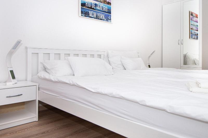 Waterfront City Apartments By Urbanrent - Oda