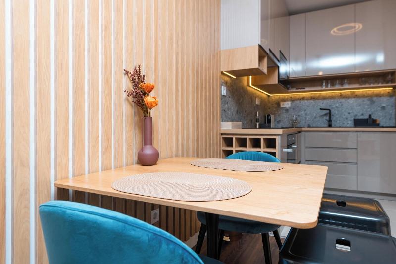 Waterfront City Apartments By Urbanrent - Oda
