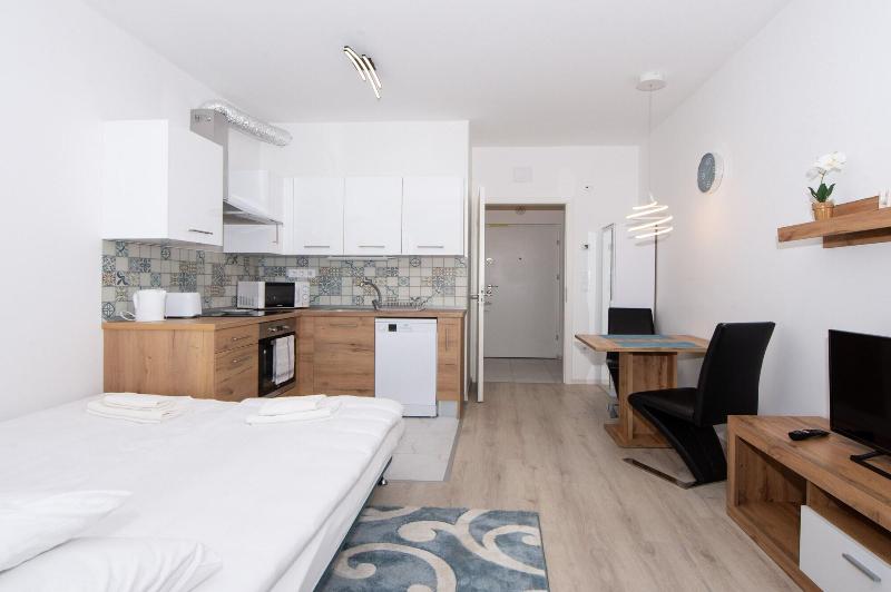 Waterfront City Apartments By Urbanrent - Oda