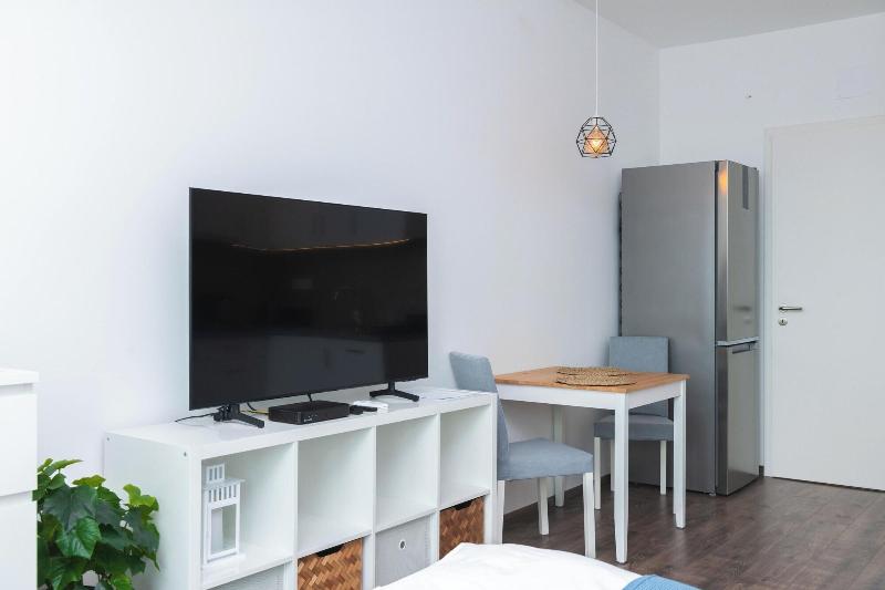Waterfront City Apartments By Urbanrent - Oda