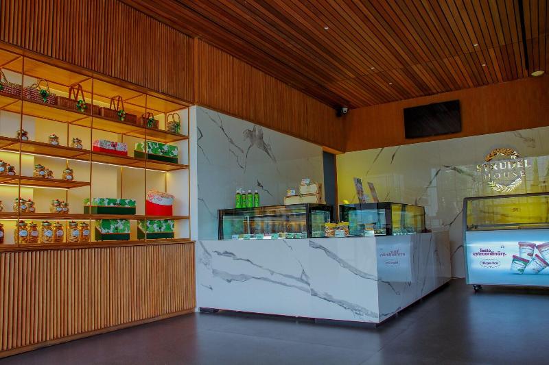 Nagomi Suites Hotel - Restoran