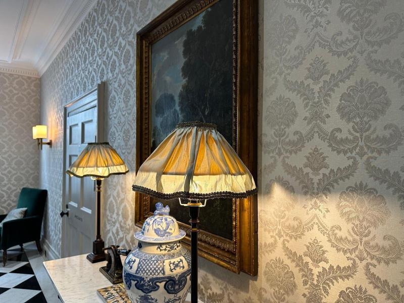 No 30 Knightsbridge - Lobi
