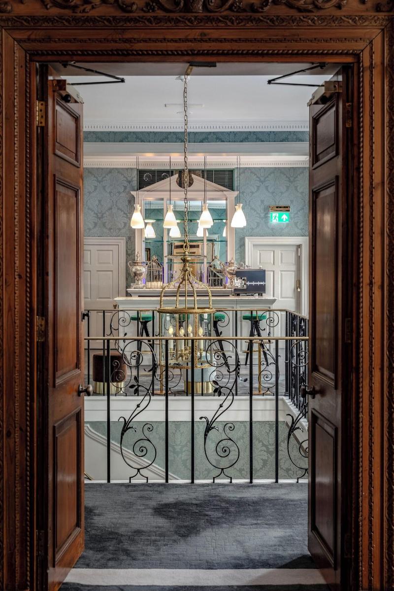 No 30 Knightsbridge - Lobi