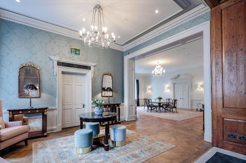 No 30 Knightsbridge - Lobi
