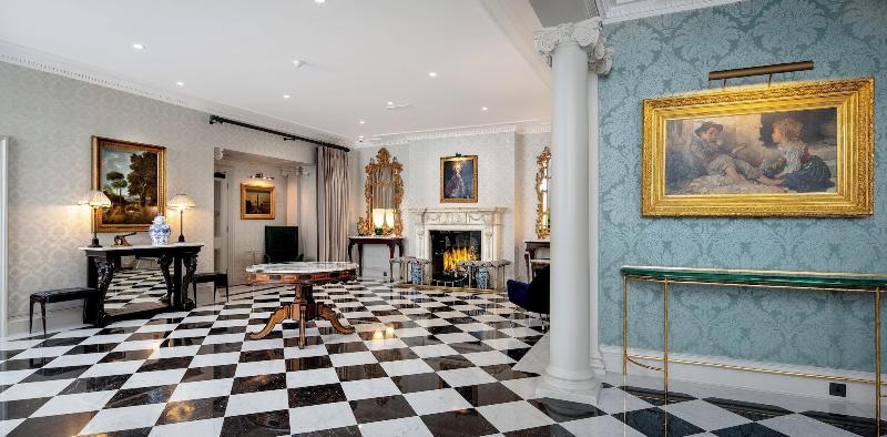 No 30 Knightsbridge - Lobi