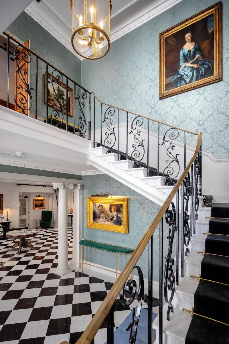 No 30 Knightsbridge - Lobi