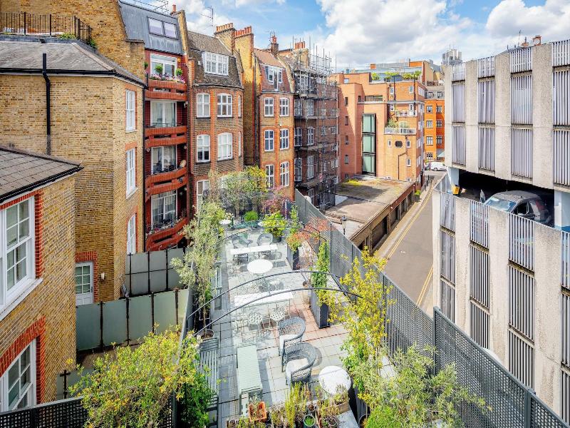 No 30 Knightsbridge - Genel