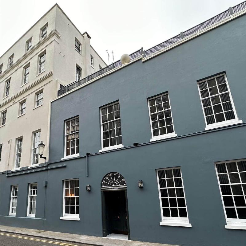 No 30 Knightsbridge - Genel
