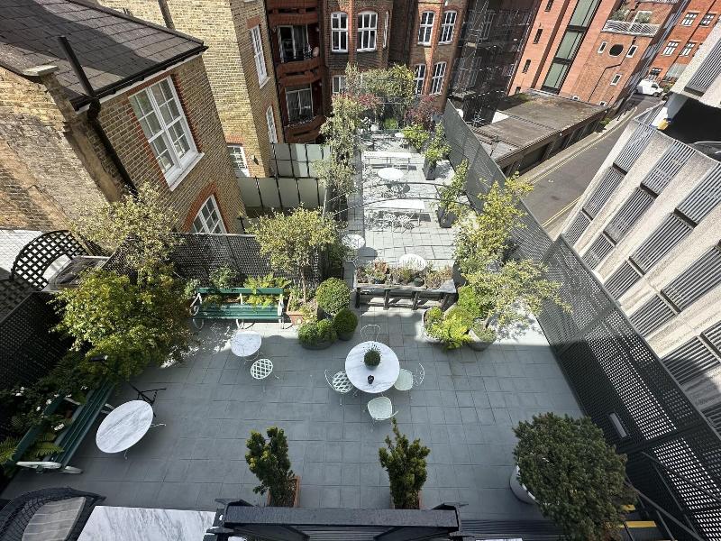 No 30 Knightsbridge - Genel