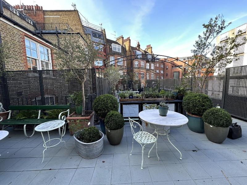 No 30 Knightsbridge - Oda