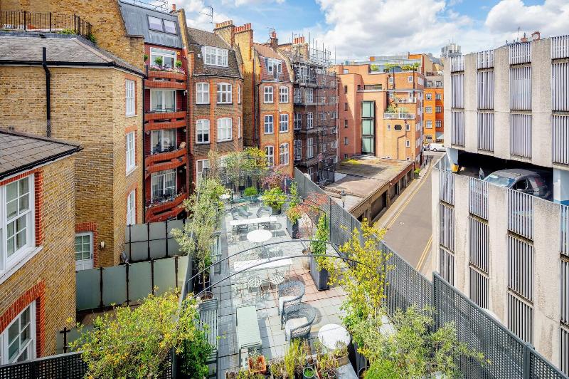 No 30 Knightsbridge - Oda